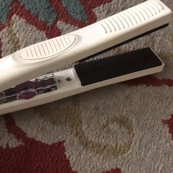 vidal sassoon | Accessories | Vidal Sassoon Answers Straightening Iron |  Poshmark